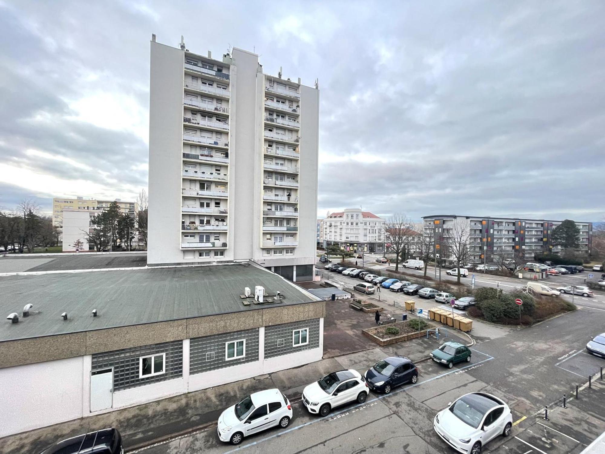 Cool Studio Saint Louis Vicino Stazione/Aereoporto Apartment Luaran gambar