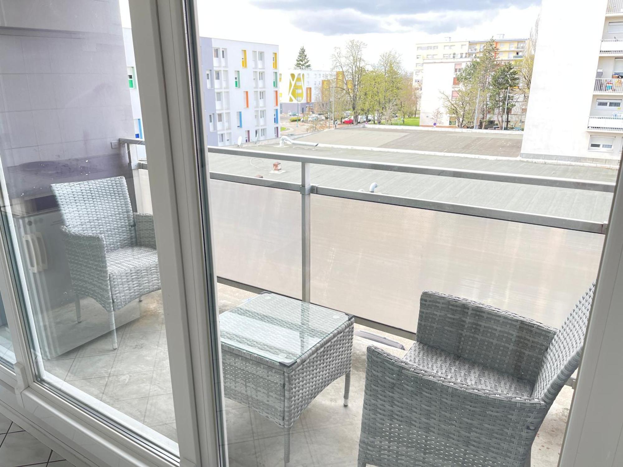 Cool Studio Saint Louis Vicino Stazione/Aereoporto Apartment Luaran gambar