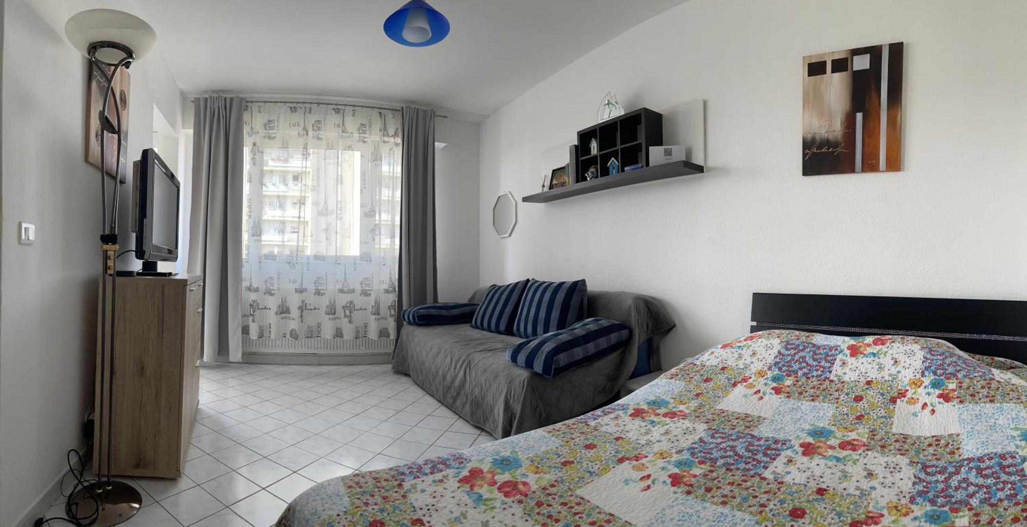 Cool Studio Saint Louis Vicino Stazione/Aereoporto Apartment Luaran gambar
