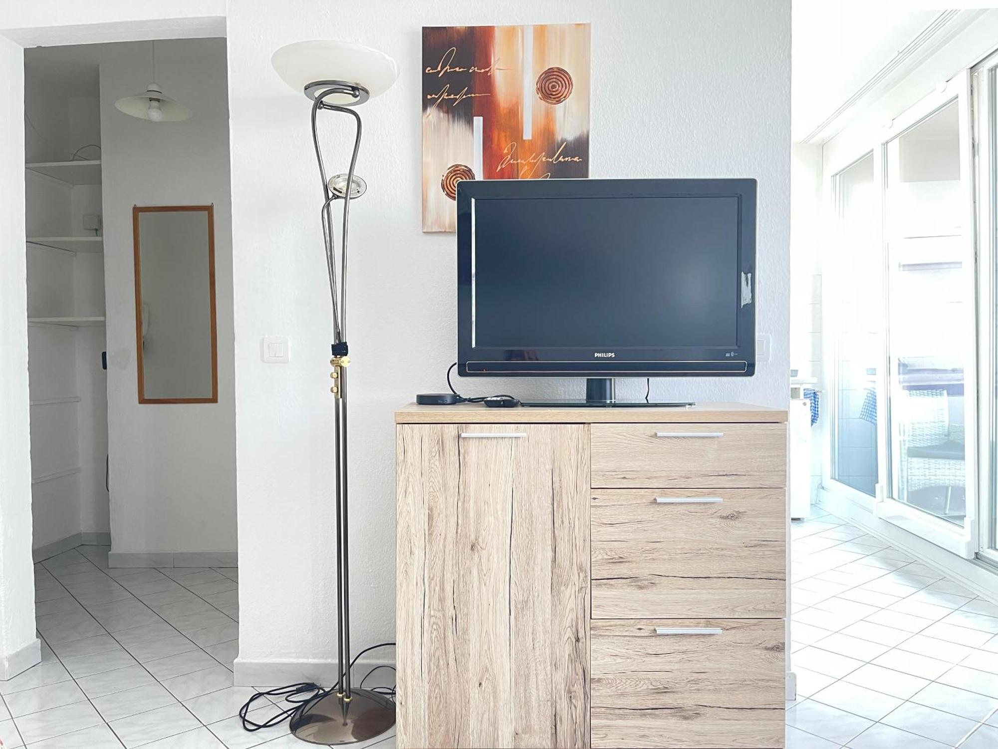 Cool Studio Saint Louis Vicino Stazione/Aereoporto Apartment Luaran gambar