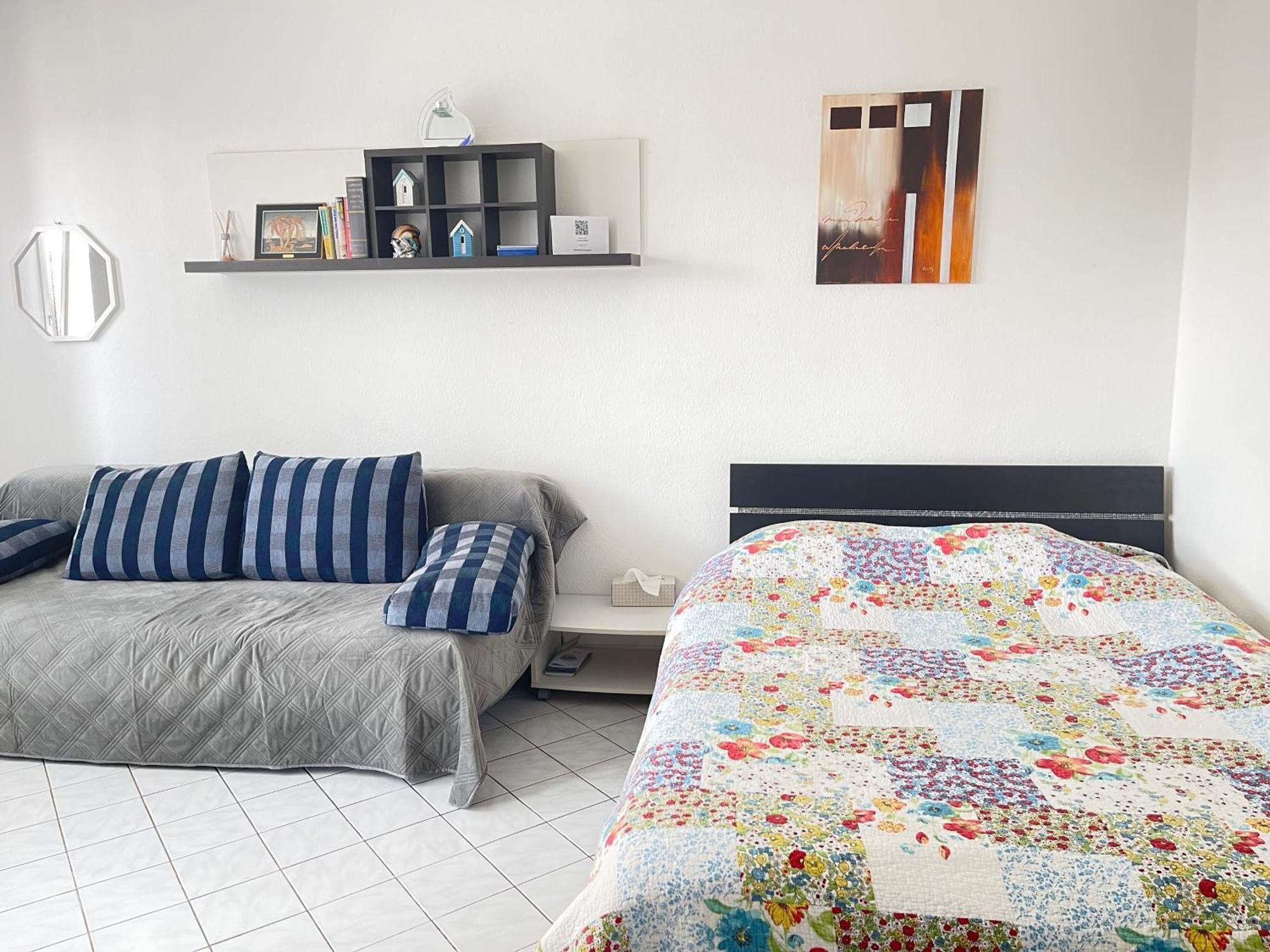 Cool Studio Saint Louis Vicino Stazione/Aereoporto Apartment Luaran gambar